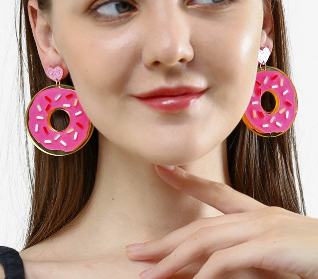 Big earrings, large earrings, large hoops, hip hop earrings, street fashion earrings, street style earrings, big hoops, unique earrings, party earrings, fashion trendy earrings, fun earrings, earrings as gift, classic earrings, earrings for teenager, earrings for kids, plastic earrings, light earrings, eye-catching earrings, eye-catching accessories, themed event earrings, themed events accessories, pink donut earrings, donut earrings, summer earrings, colourful earrings, vivid earrings