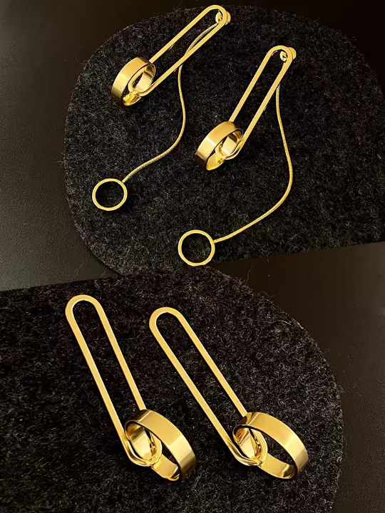 Classic Elegant golden earrings with two rings; Two methods to wear